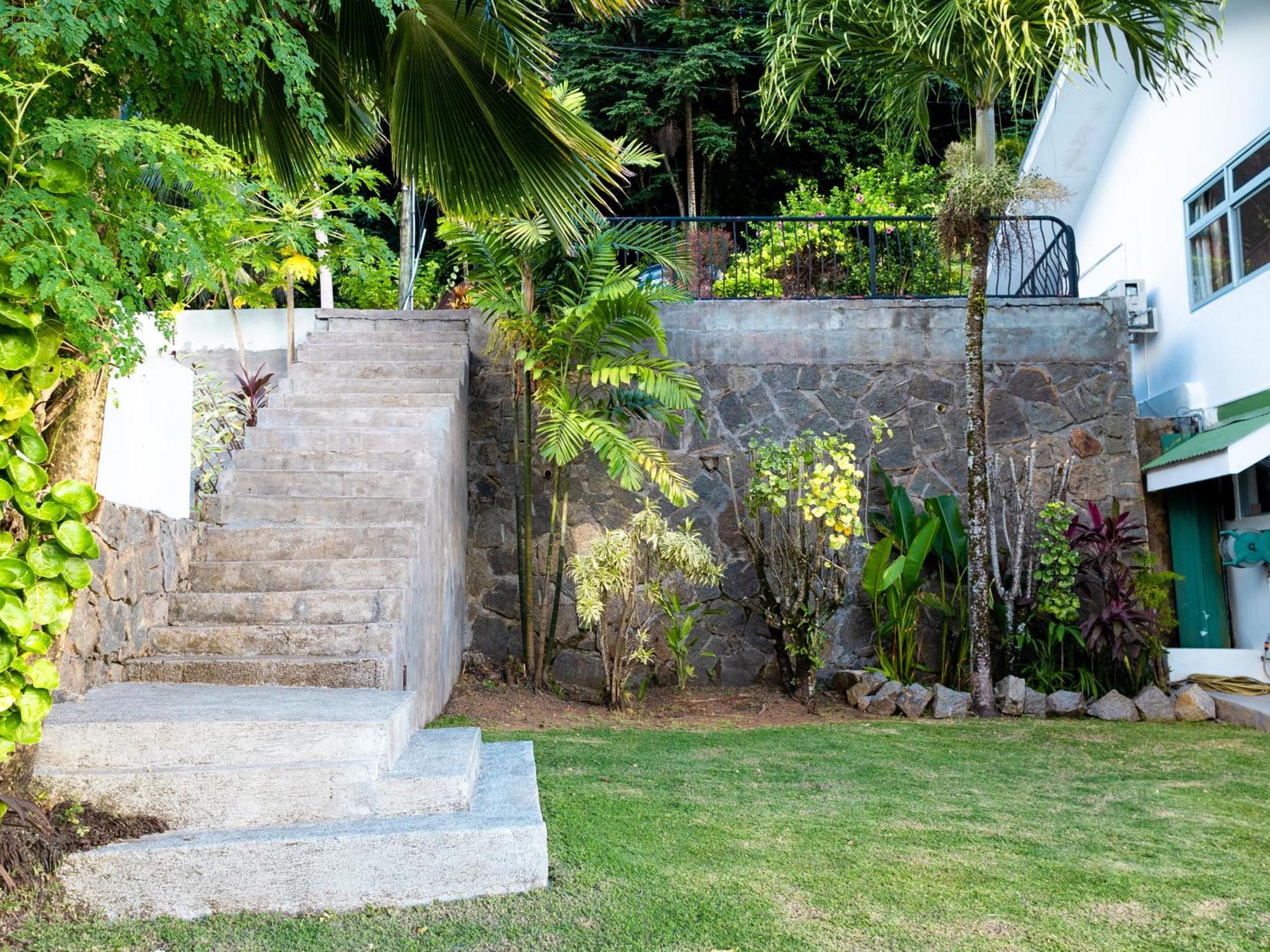 Bottle Palm Villa Victoria Exterior foto